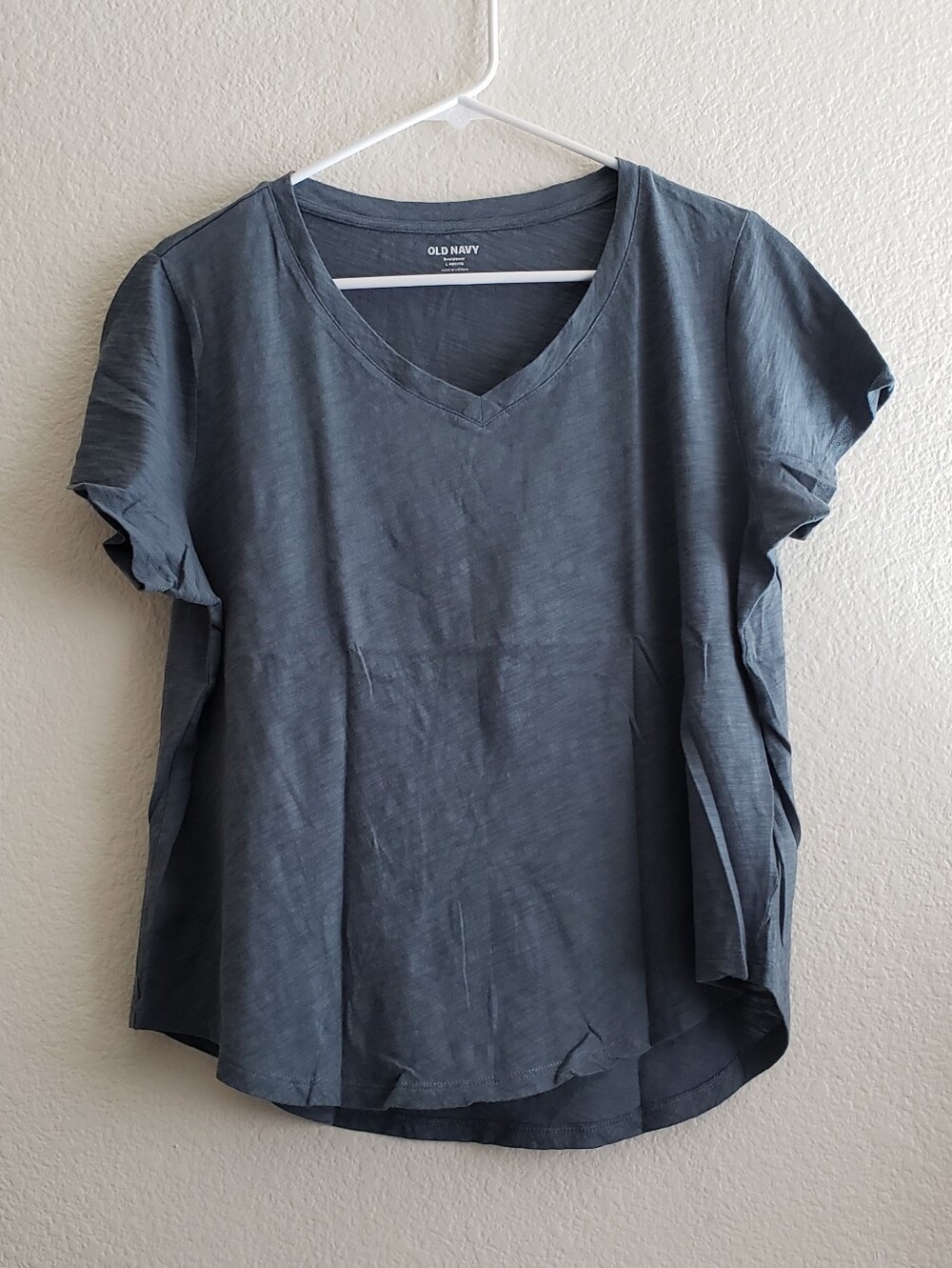 Women's Old Navy Bundle T-shirts - Picture 4 of 15